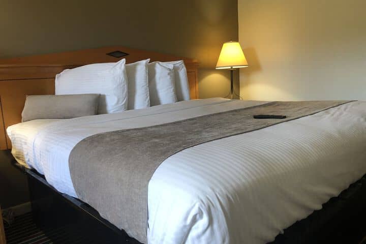Room 2 of 8