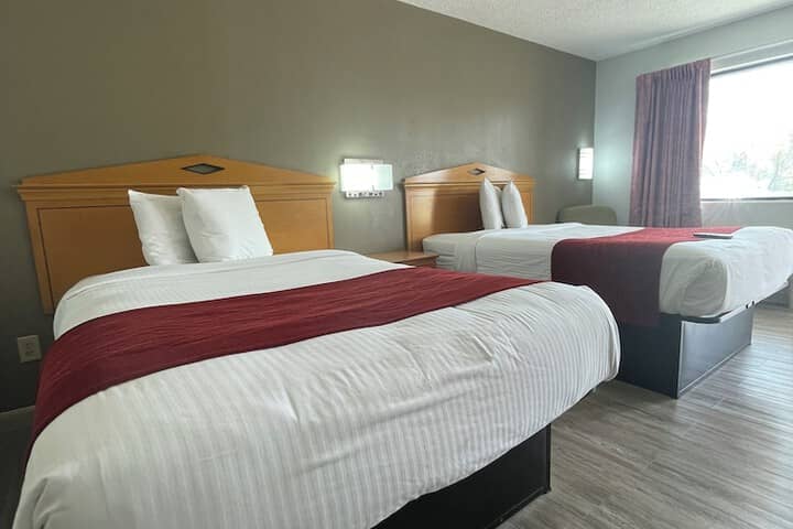 Room 5 of 8